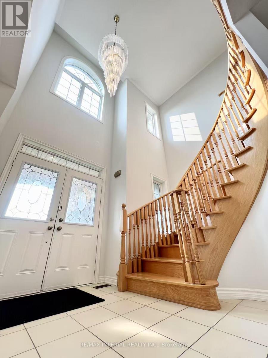 Photo 2 of 1199 Mctavish Drive, Newmarket ON