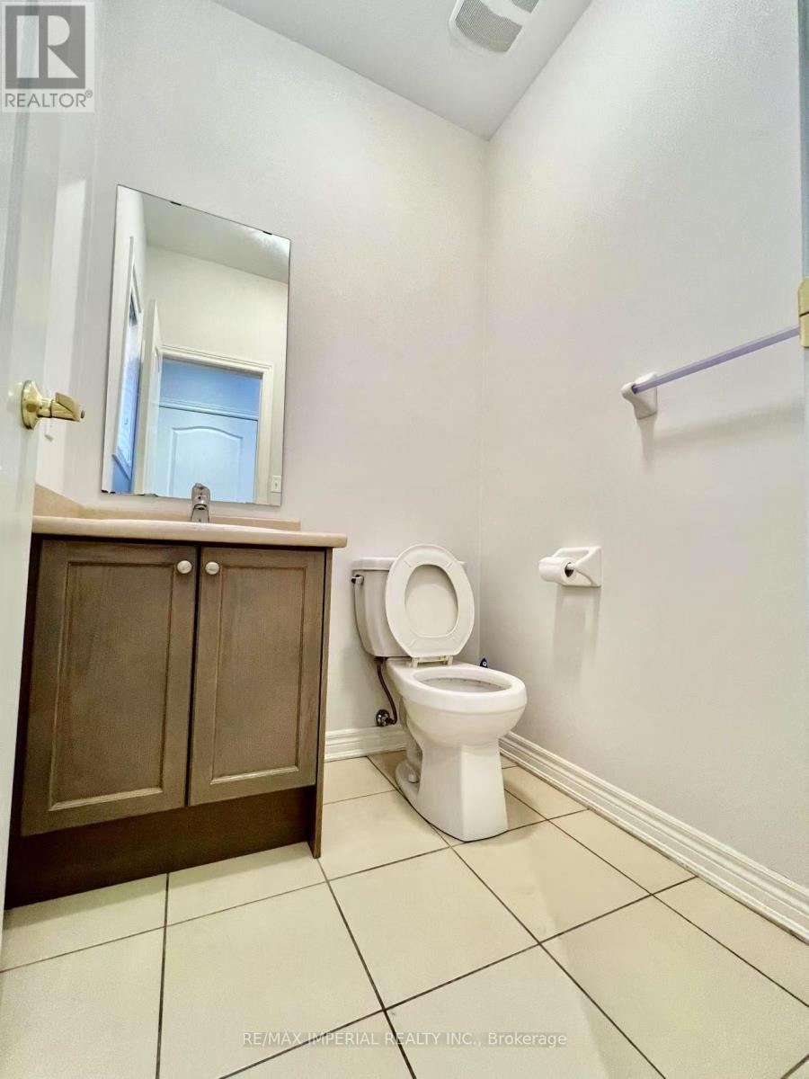 Photo 8 of 1199 Mctavish Drive, Newmarket ON