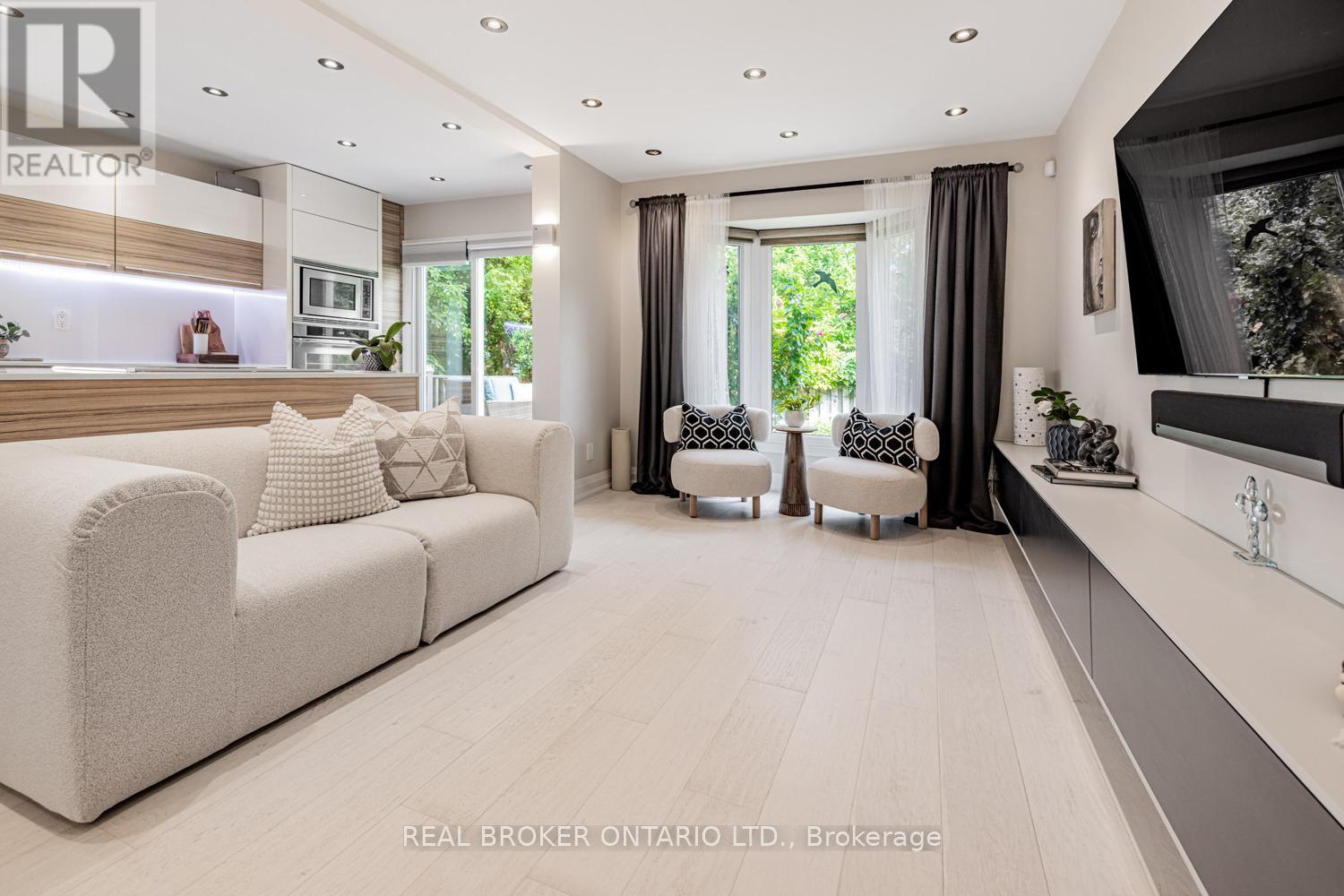 Photo 20 of 57 Glenmanor Way, Vaughan ON