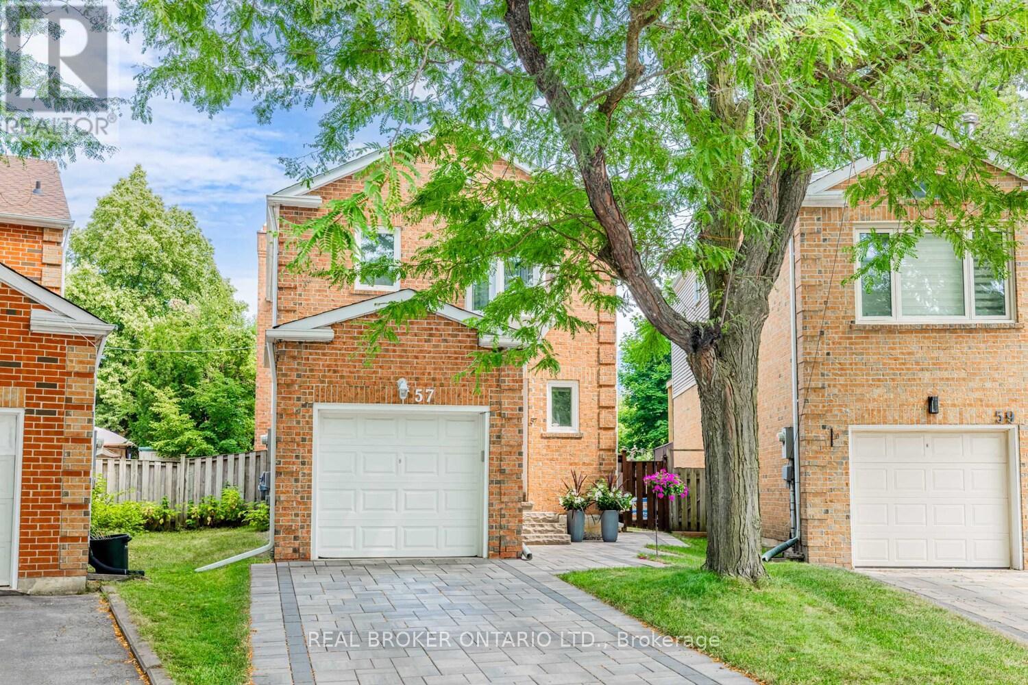 Photo 17 of 57 Glenmanor Way, Vaughan ON