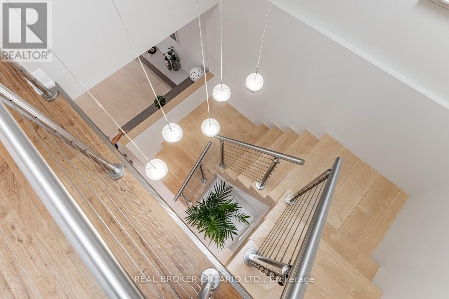 Photo 26 of 57 Glenmanor Way, Vaughan ON