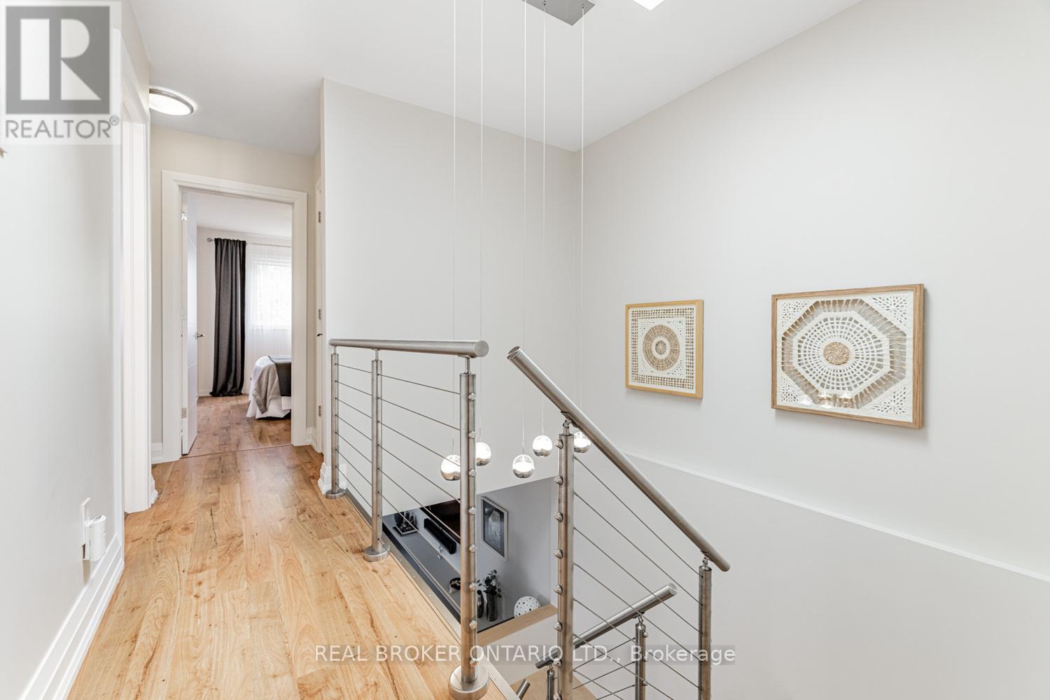 Photo 19 of 57 Glenmanor Way, Vaughan ON