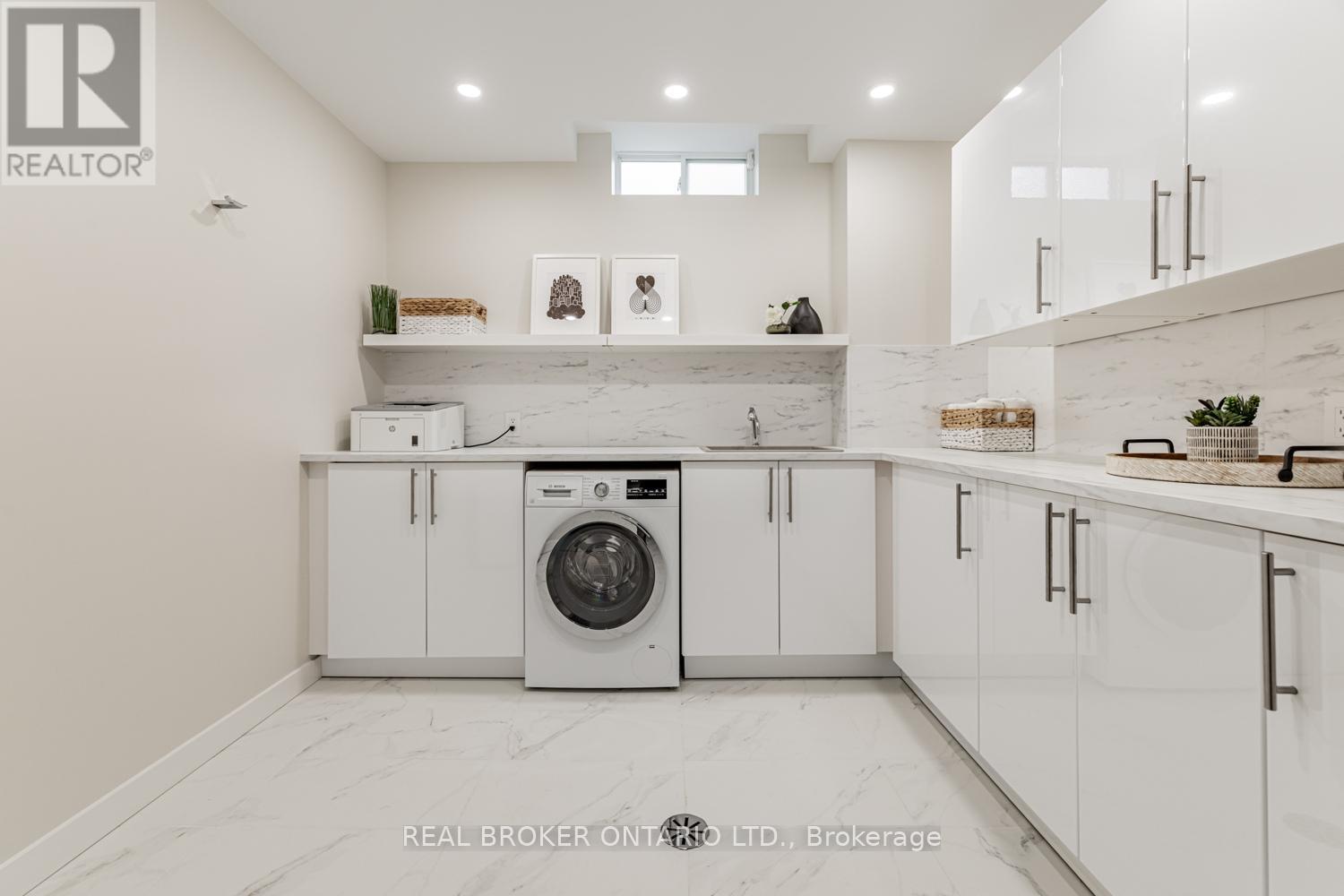 Photo 1 of 57 Glenmanor Way, Vaughan ON