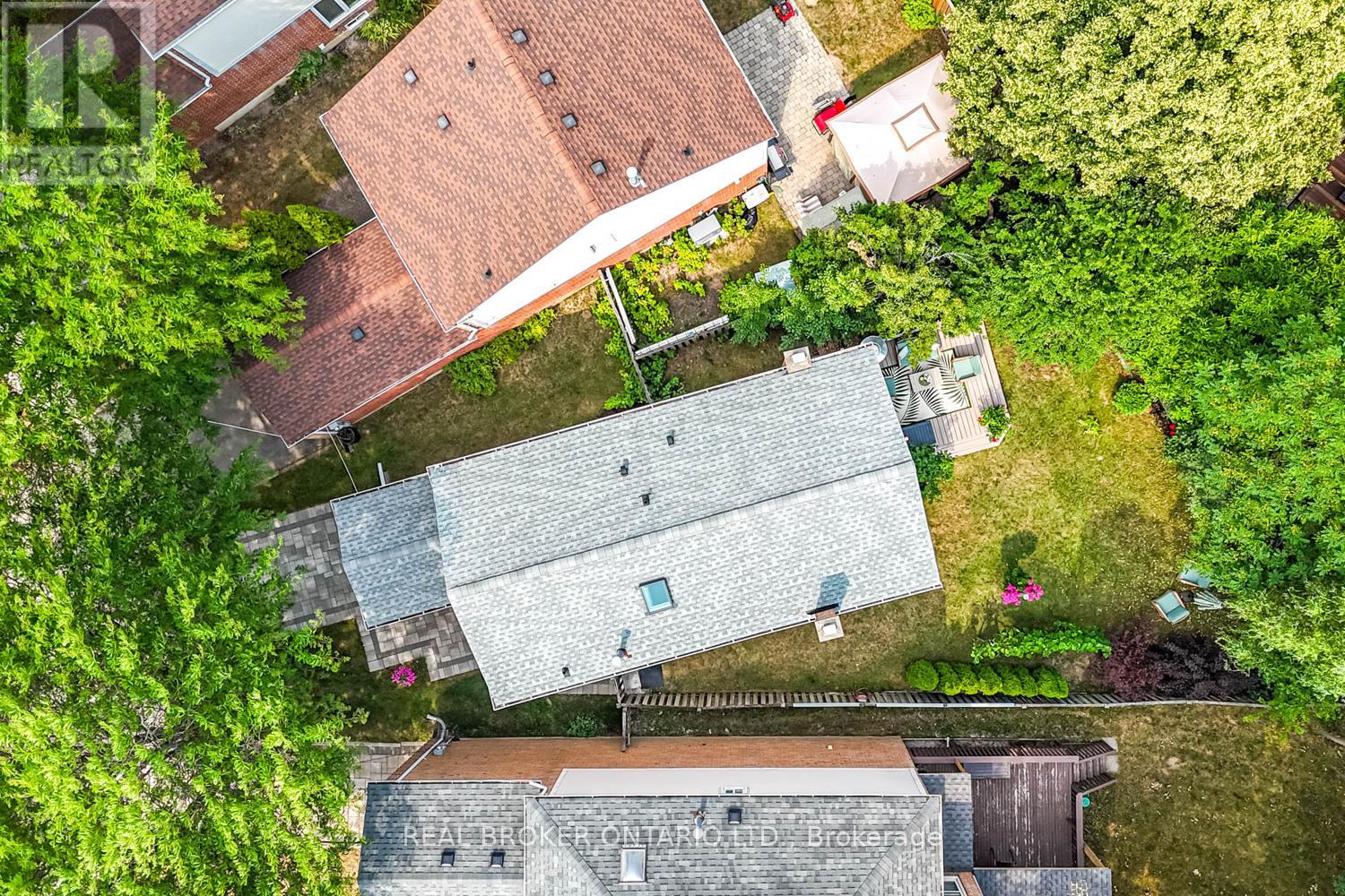 Photo 13 of 57 Glenmanor Way, Vaughan ON