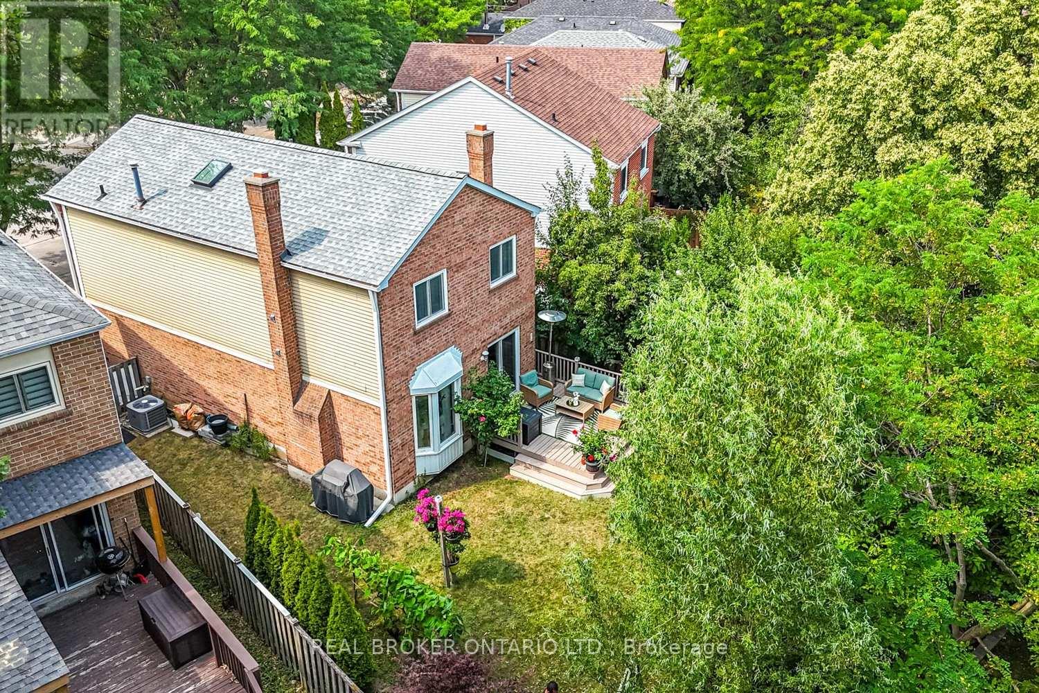 Photo 16 of 57 Glenmanor Way, Vaughan ON