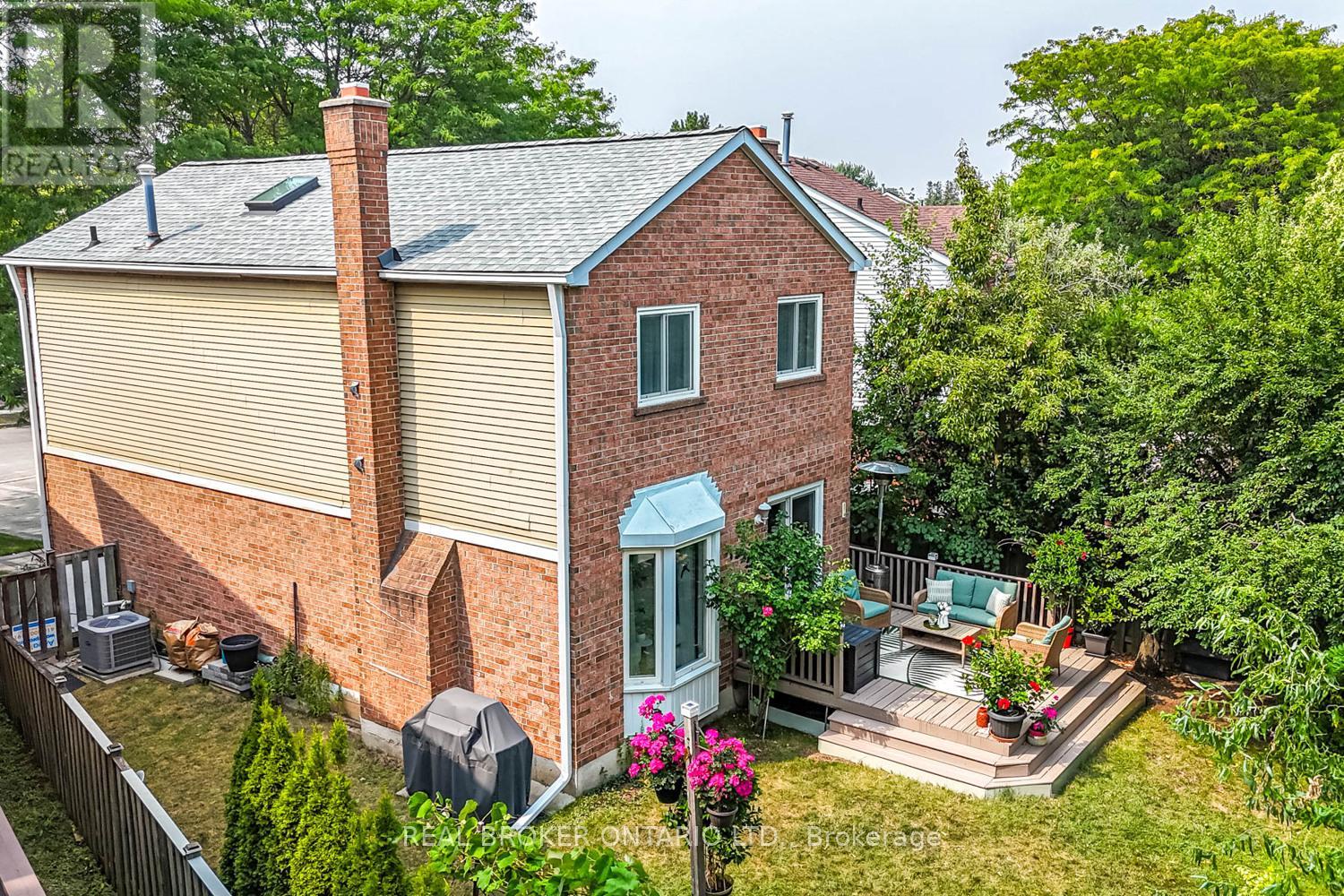 Photo 49 of 57 Glenmanor Way, Vaughan ON