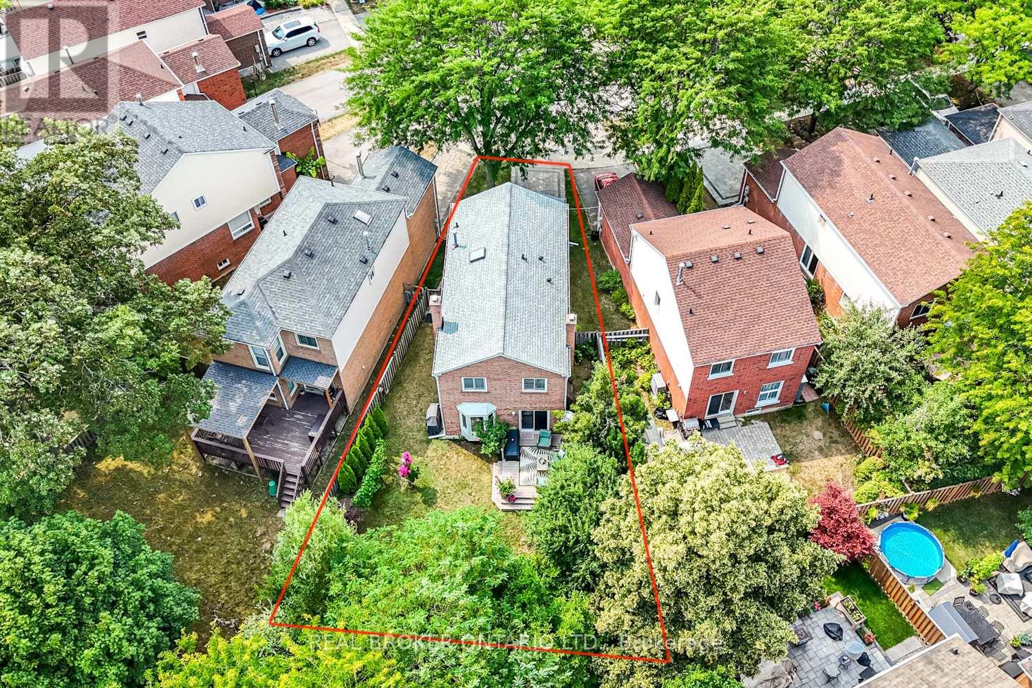 Photo 27 of 57 Glenmanor Way, Vaughan ON