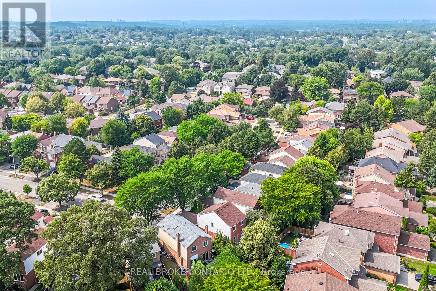 Photo 29 of 57 Glenmanor Way, Vaughan ON