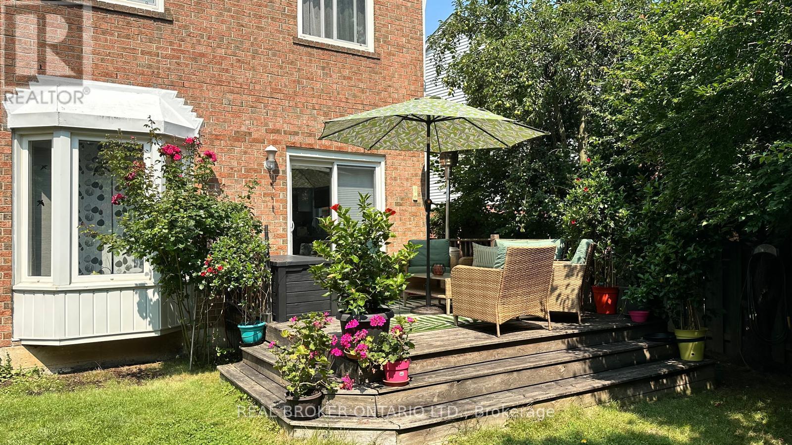 Photo 32 of 57 Glenmanor Way, Vaughan ON