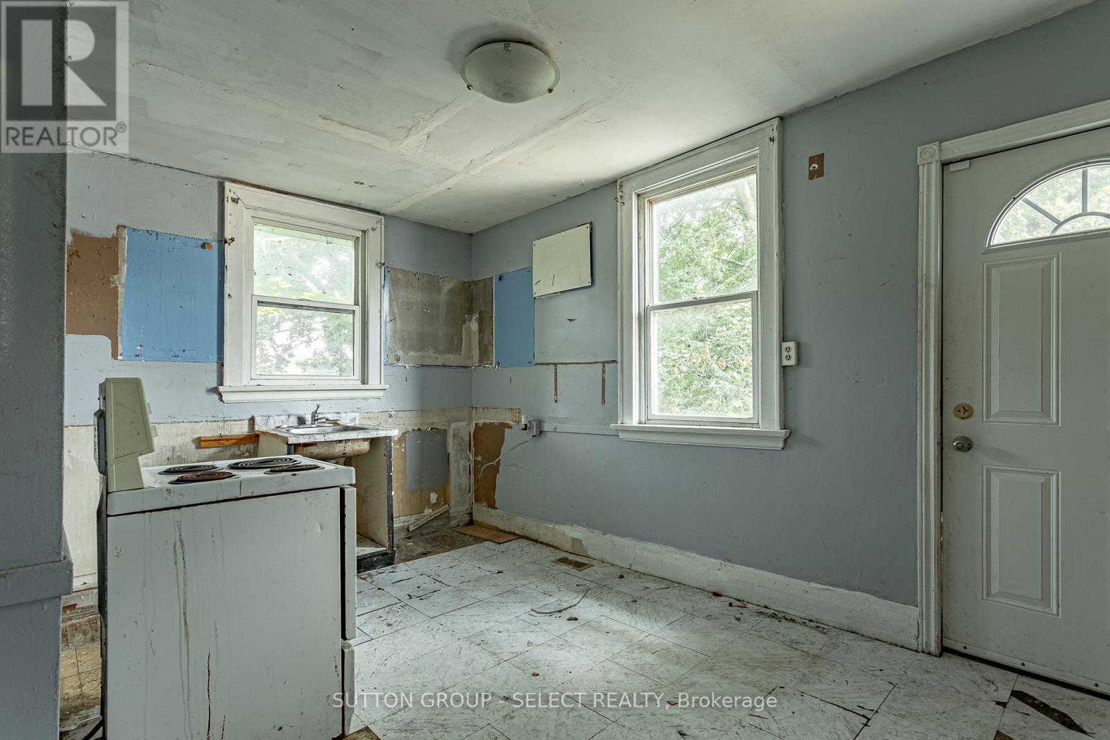 Photo 13 of 1064 Western Road, London North ON