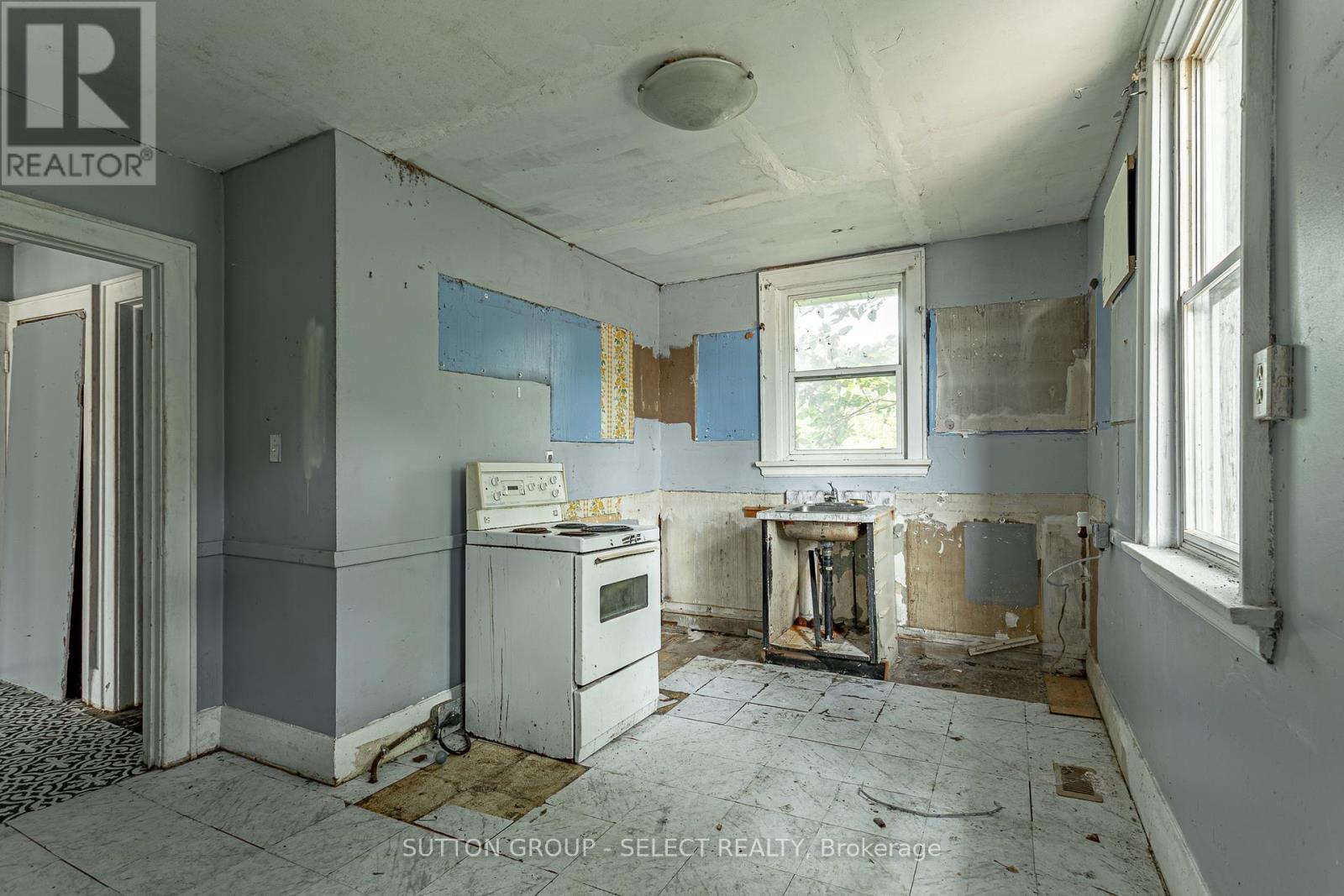 Photo 14 of 1064 Western Road, London North ON