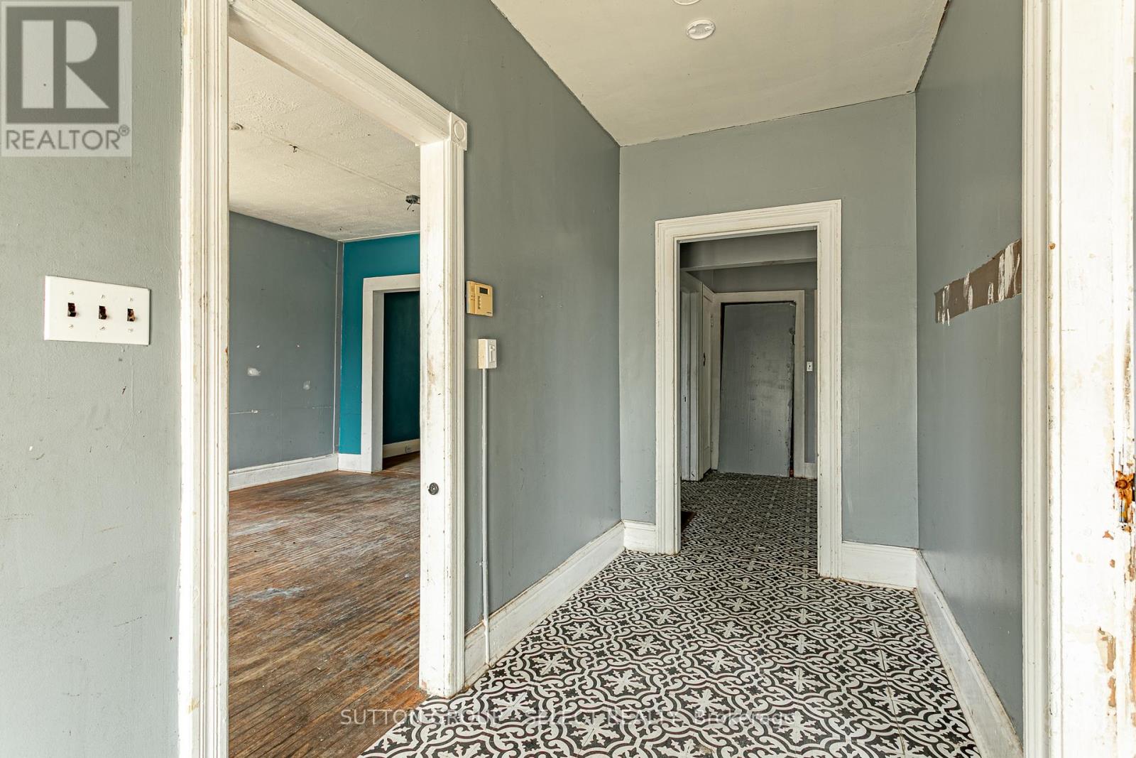 Photo 5 of 1064 Western Road, London North ON