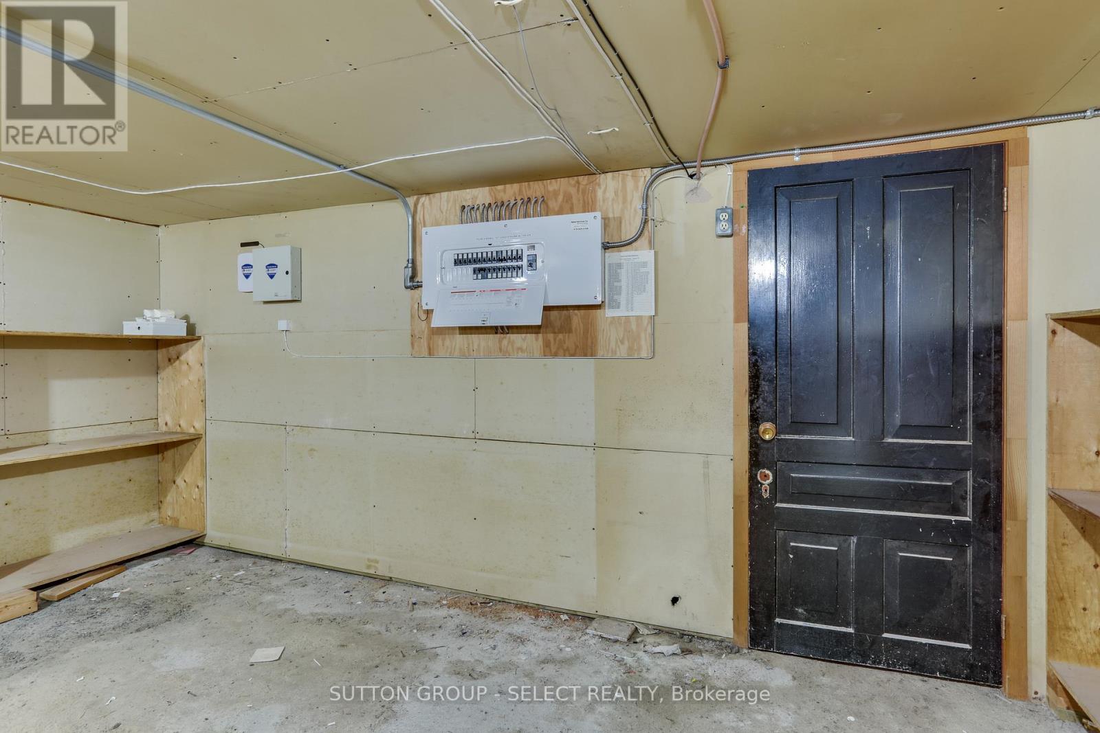 Photo 6 of 581 583 Talbot Street, St Thomas ON