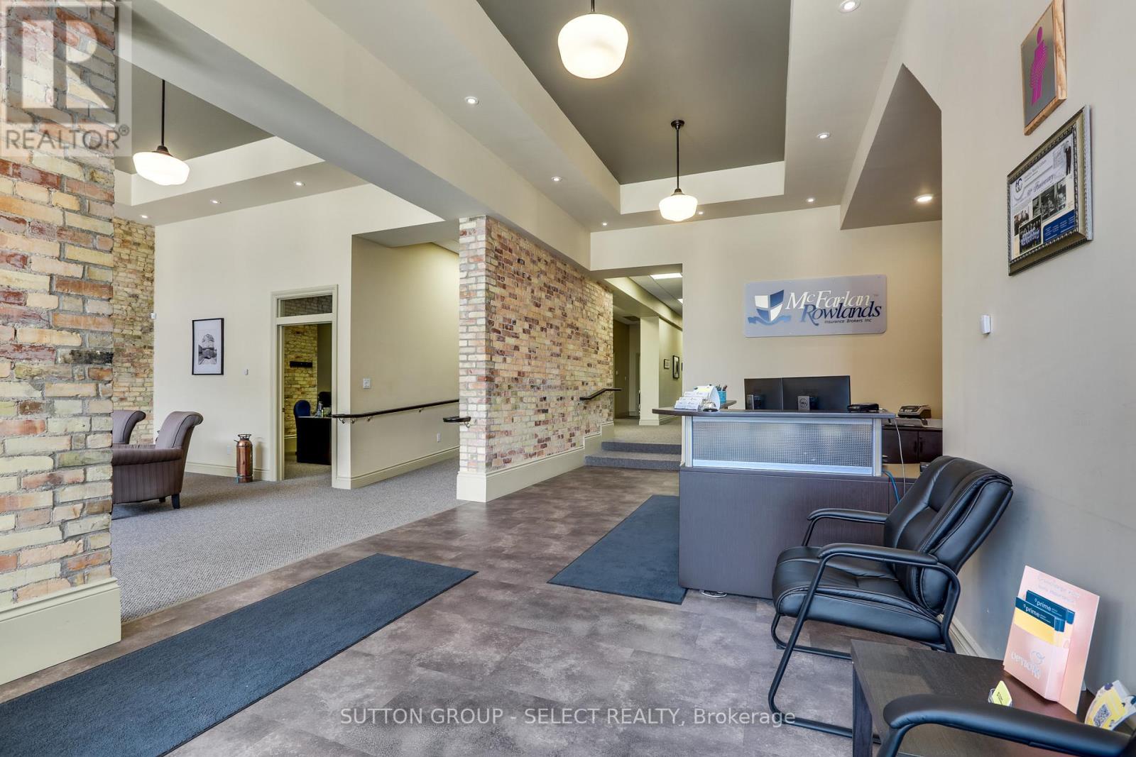 Photo 2 of 581 583 Talbot Street, St Thomas ON