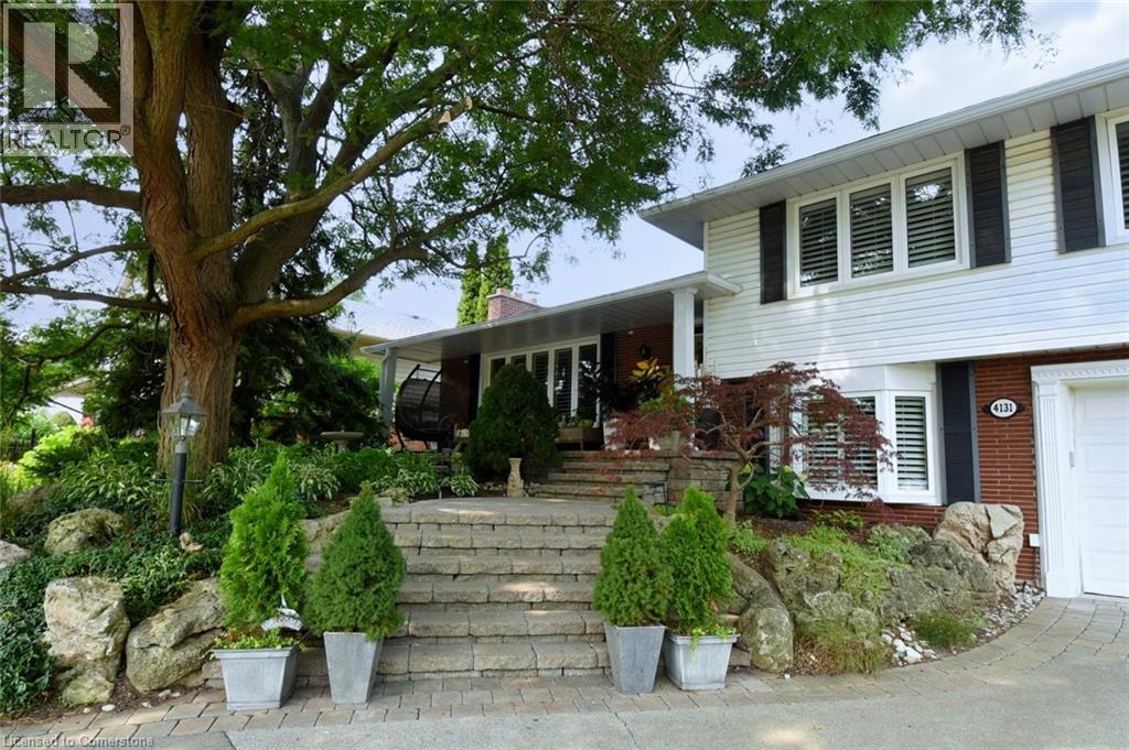 Photo 4 of 4131 Lorraine Crescent, Burlington ON