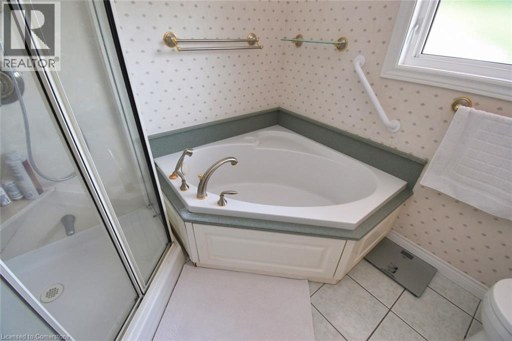 Photo 26 of 4131 Lorraine Crescent, Burlington ON