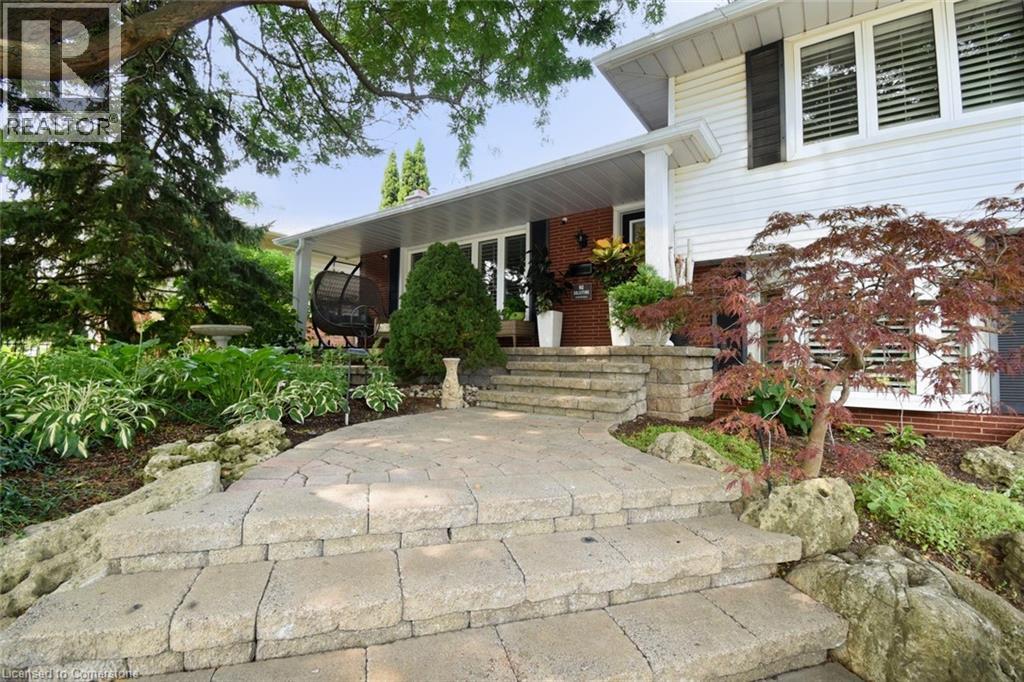 Photo 5 of 4131 Lorraine Crescent, Burlington ON