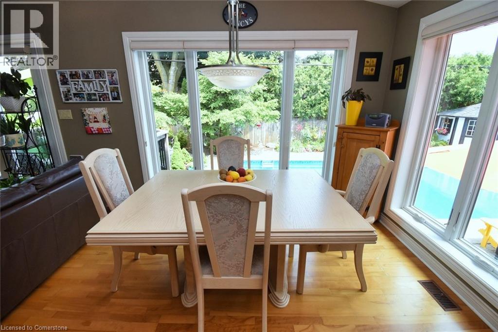 Photo 17 of 4131 Lorraine Crescent, Burlington ON