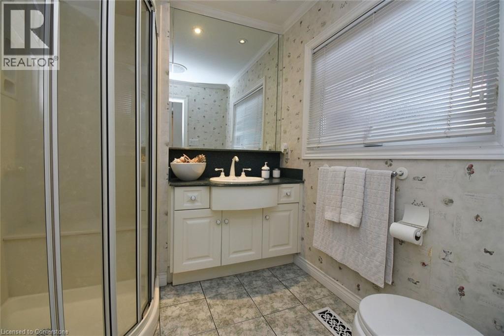 Photo 32 of 4131 Lorraine Crescent, Burlington ON