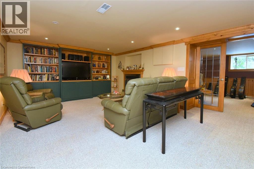 Photo 34 of 4131 Lorraine Crescent, Burlington ON