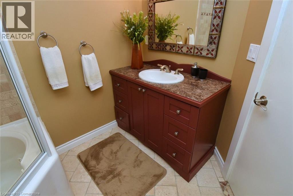 Photo 39 of 4131 Lorraine Crescent, Burlington ON