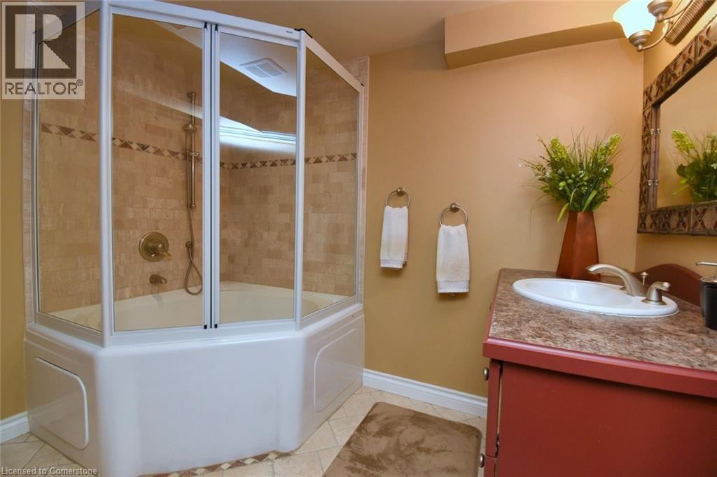 Photo 38 of 4131 Lorraine Crescent, Burlington ON