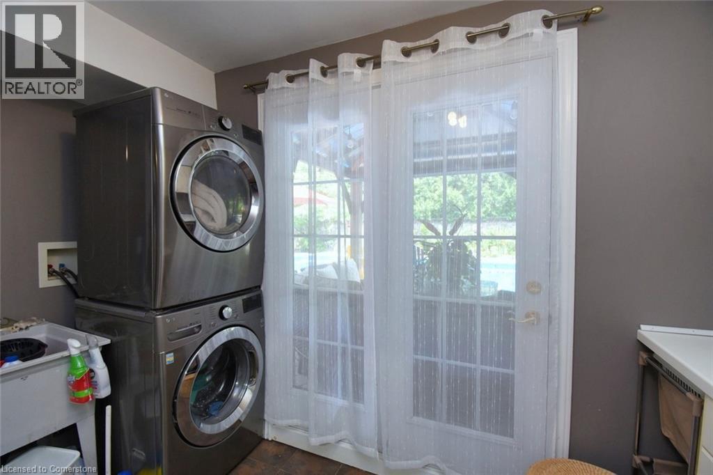 Photo 30 of 4131 Lorraine Crescent, Burlington ON