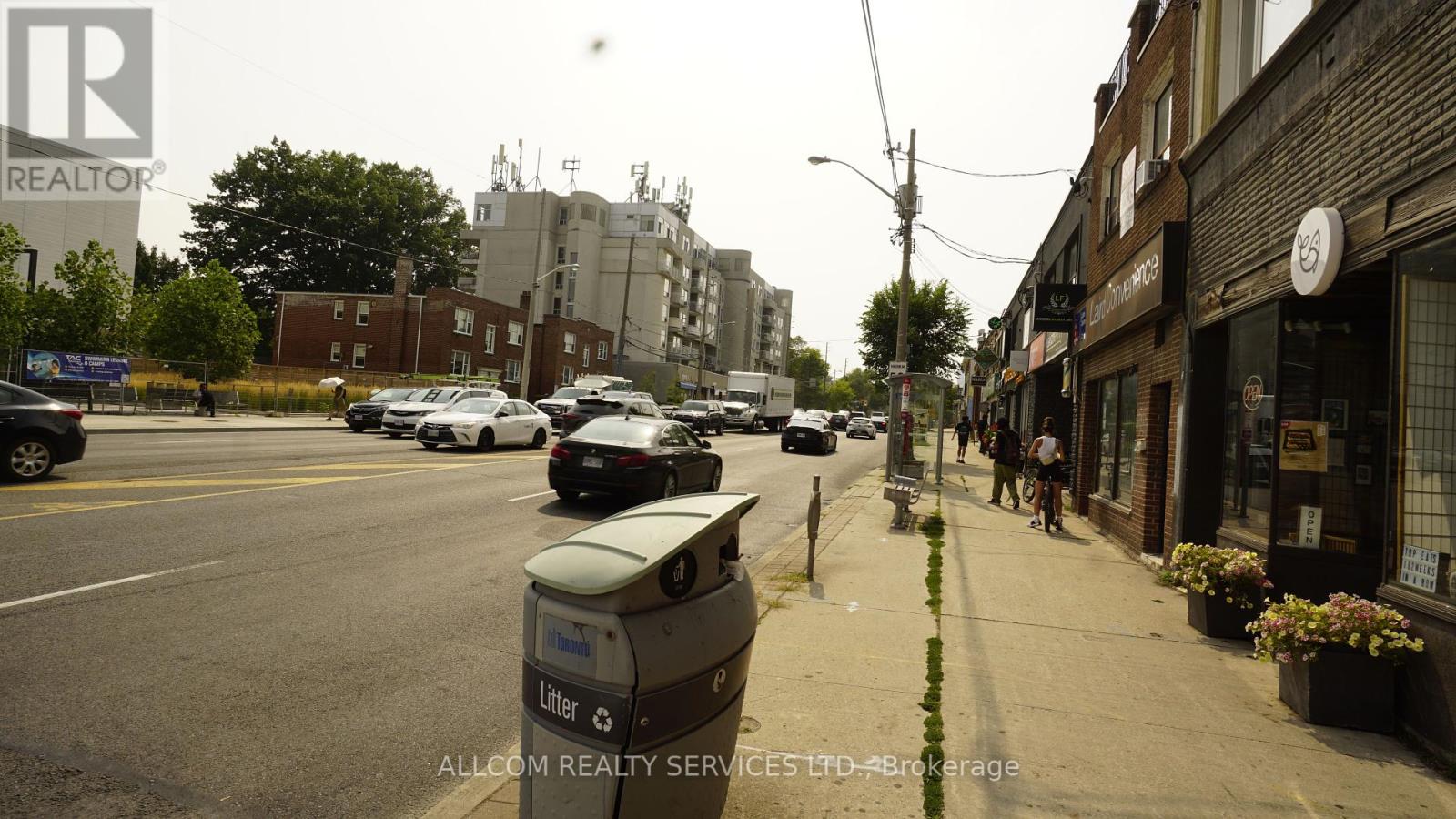 Photo 18 of 876 Eglinton Avenue E, Toronto ON