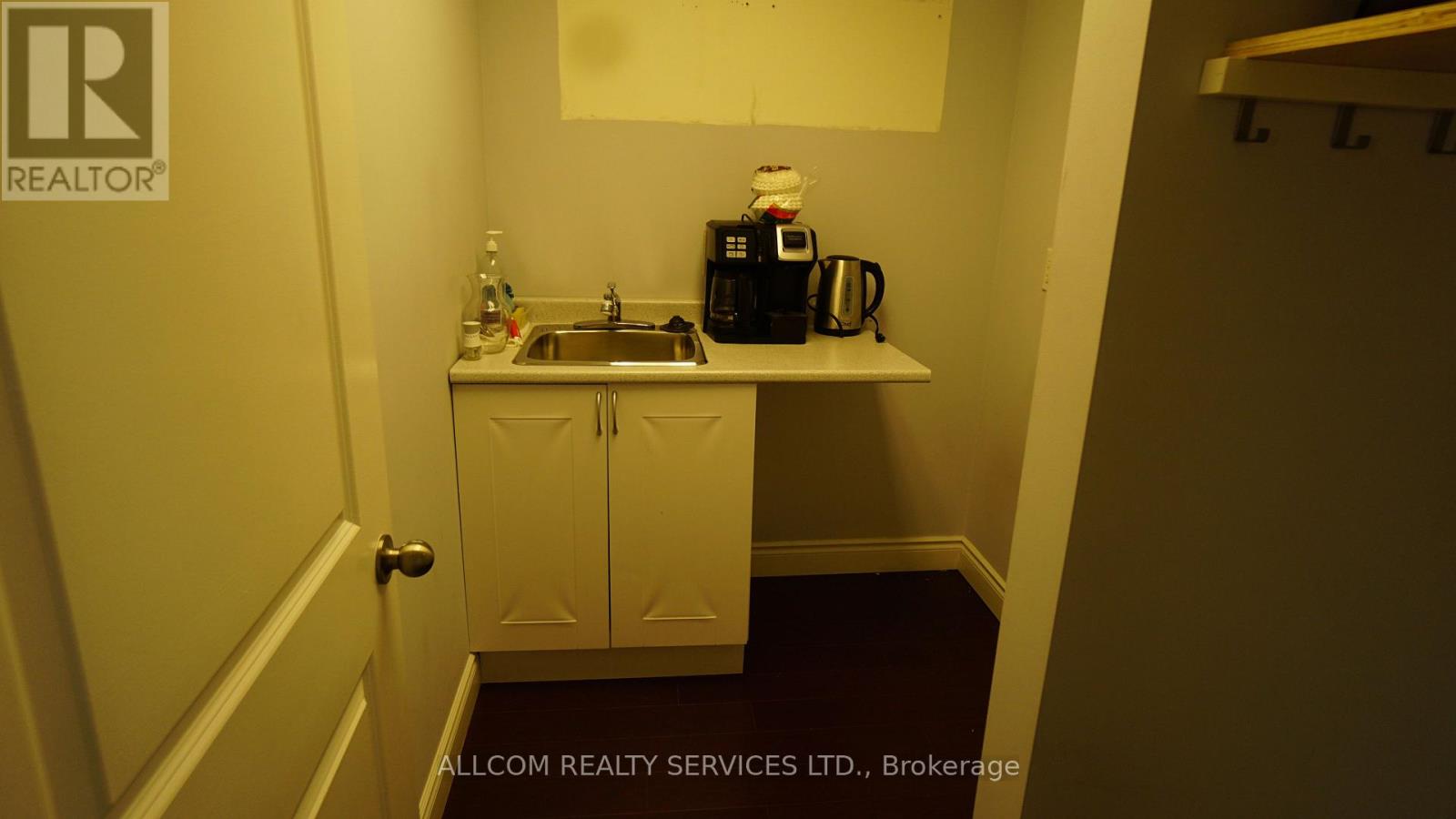Photo 17 of 876 Eglinton Avenue E, Toronto ON