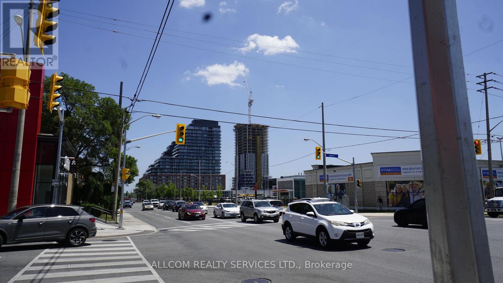 Photo 9 of 876 Eglinton Avenue E, Toronto ON