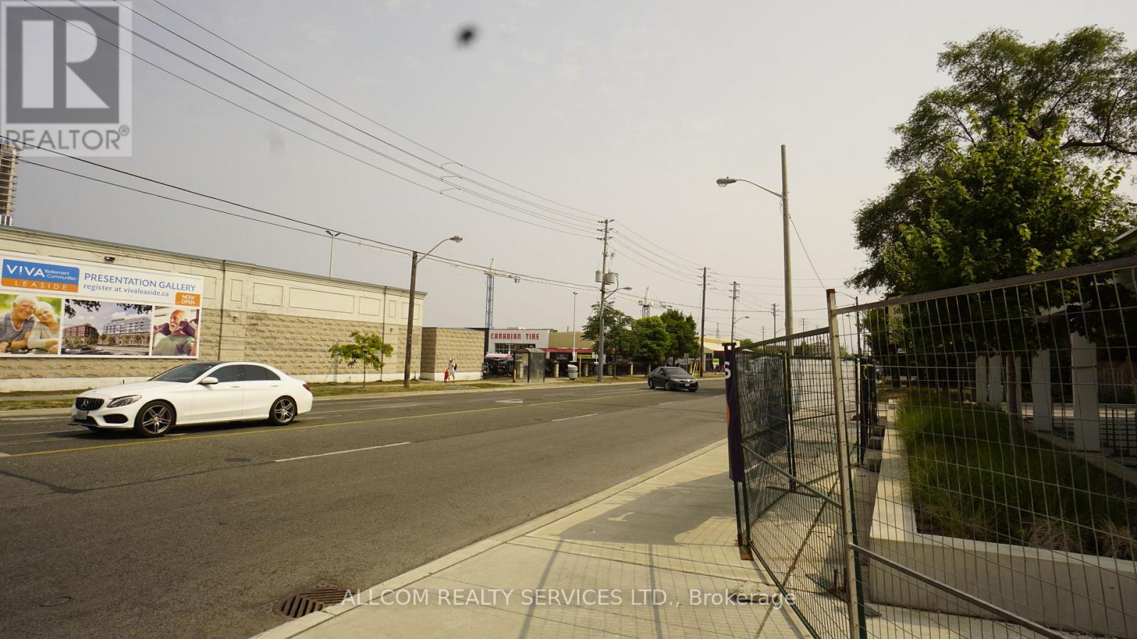 Photo 13 of 876 Eglinton Avenue E, Toronto ON