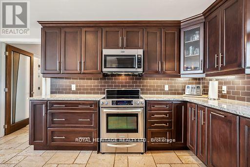 Photo 13 of 747 Alexander Drive, Selwyn ON