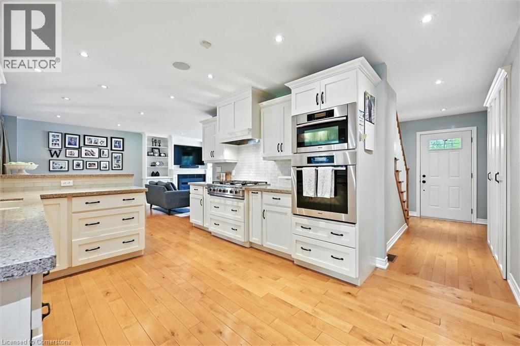 Photo 9 of 2147 Paisley Avenue, Burlington ON