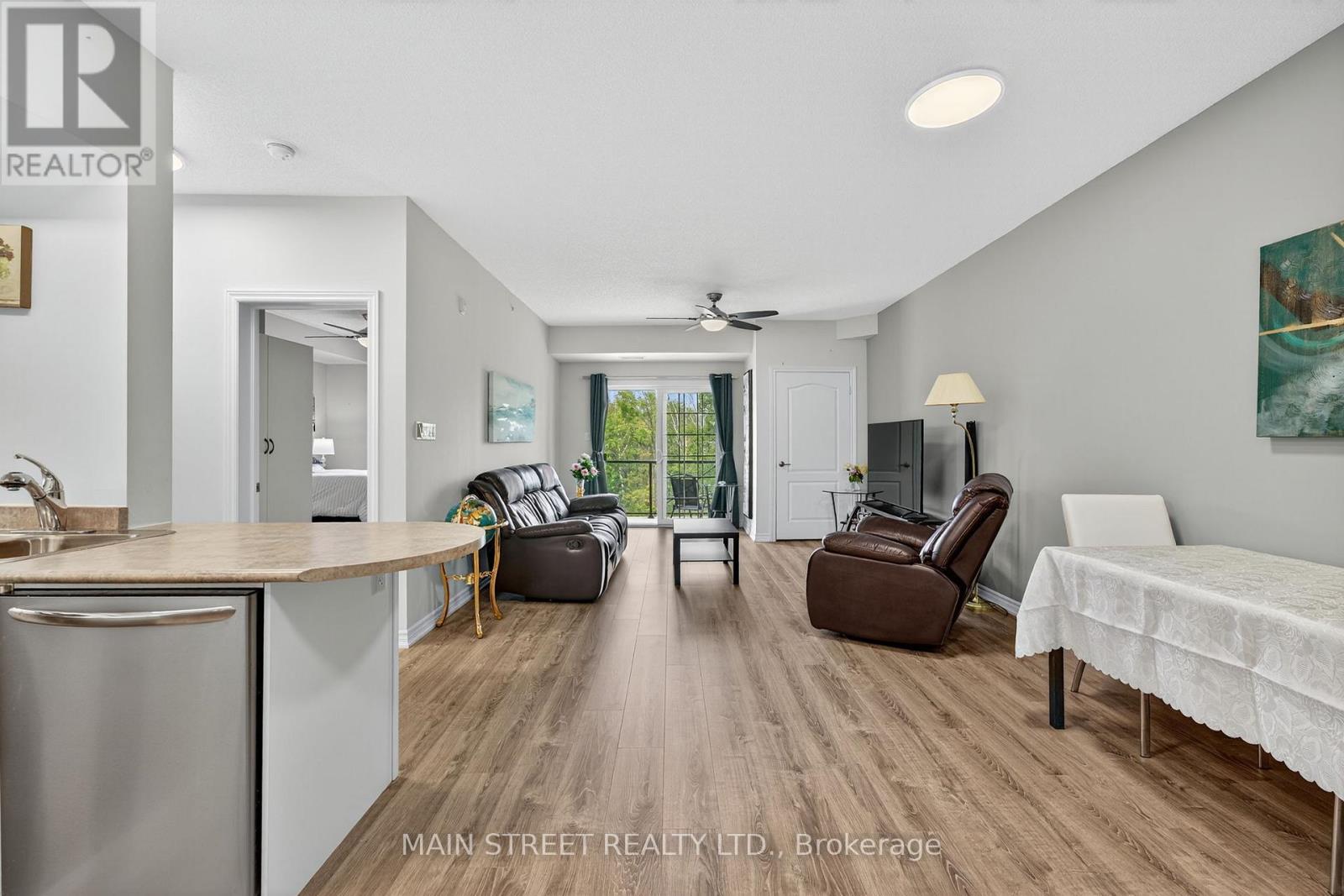 Photo 14 of 303 40 Ferndale Drive S, Barrie ON