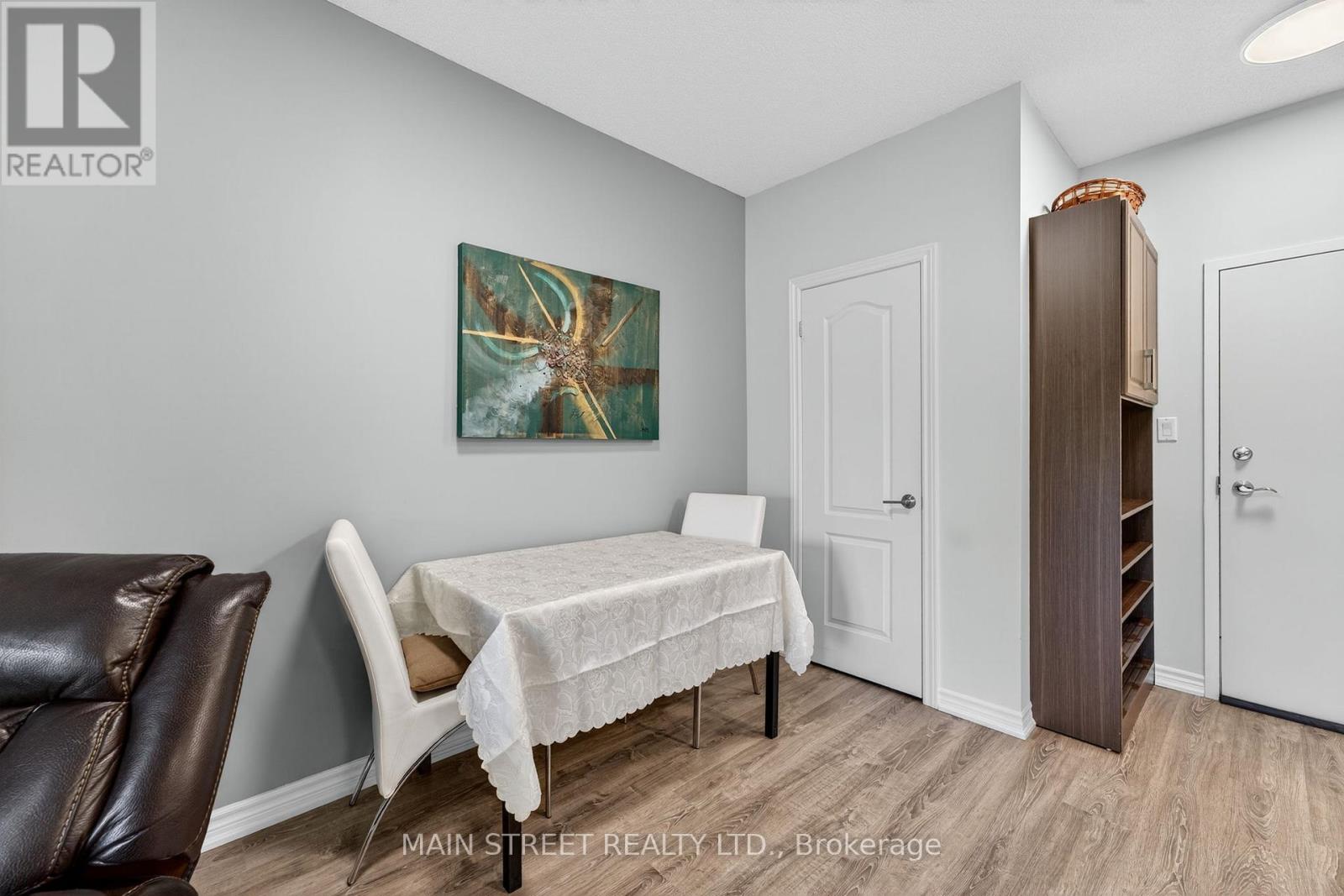 Photo 20 of 303 40 Ferndale Drive S, Barrie ON