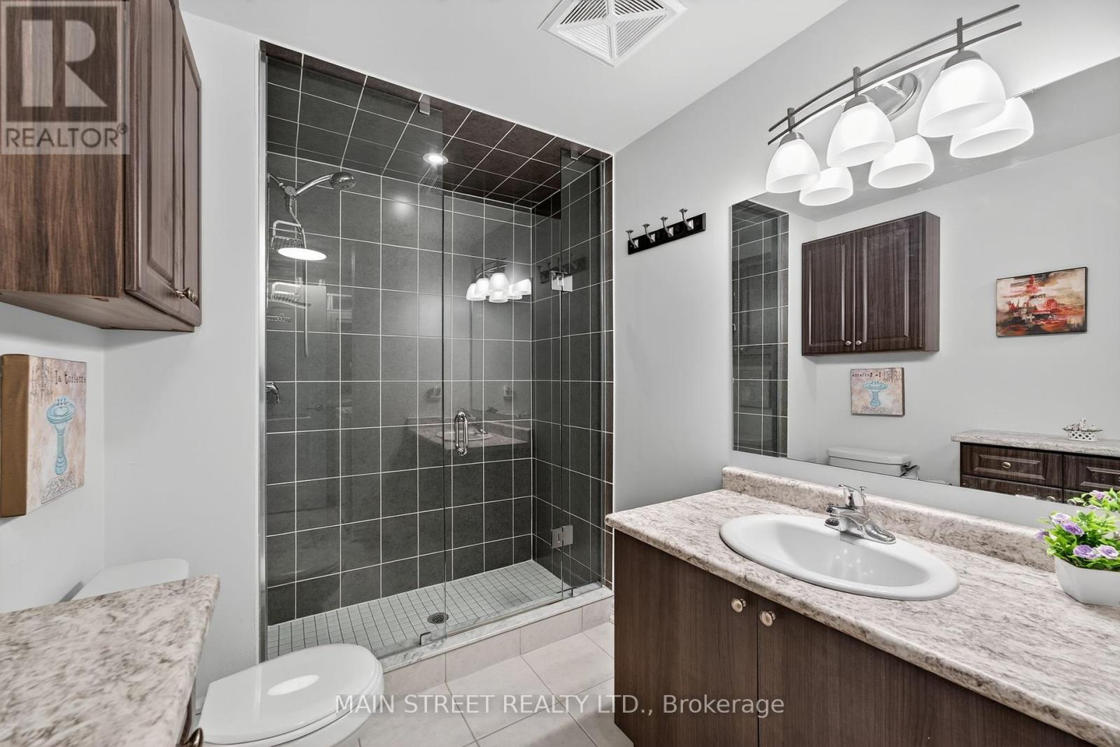 Photo 23 of 303 40 Ferndale Drive S, Barrie ON
