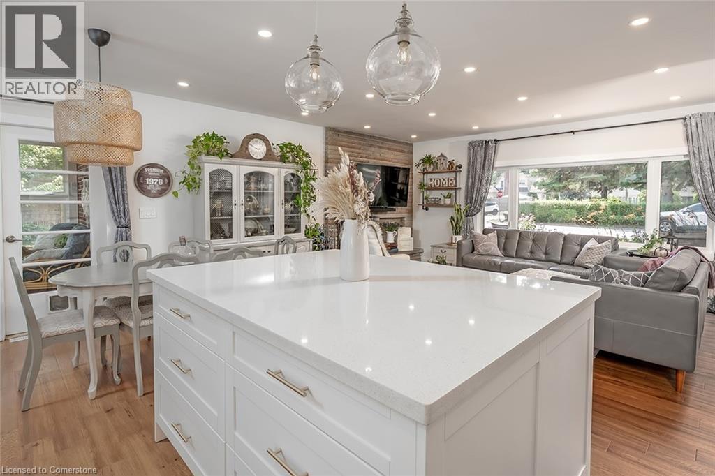 Photo 15 of 2061 Halton Place, Burlington ON
