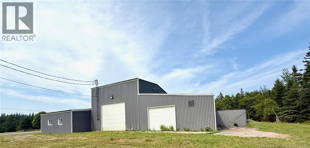 Photo 5 of 247 Rue Du Pecheur Nord, Lameque NB