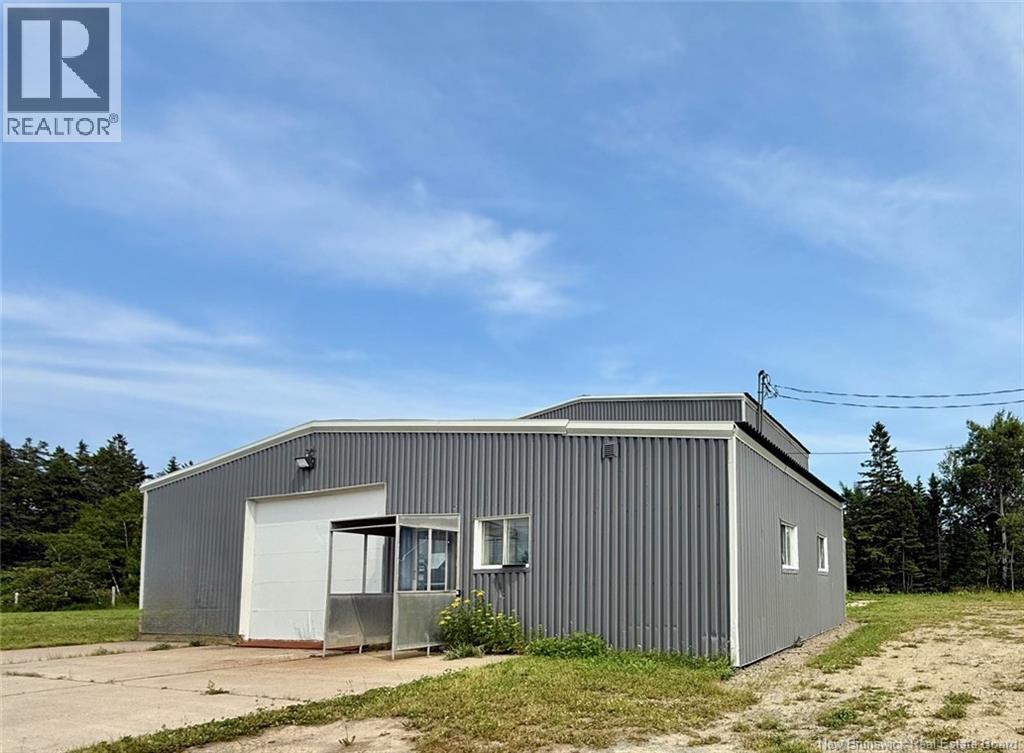 Photo 3 of 247 Rue Du Pecheur Nord, Lameque NB