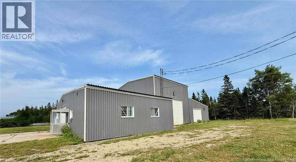 Photo 4 of 247 Rue Du Pecheur Nord, Lameque NB