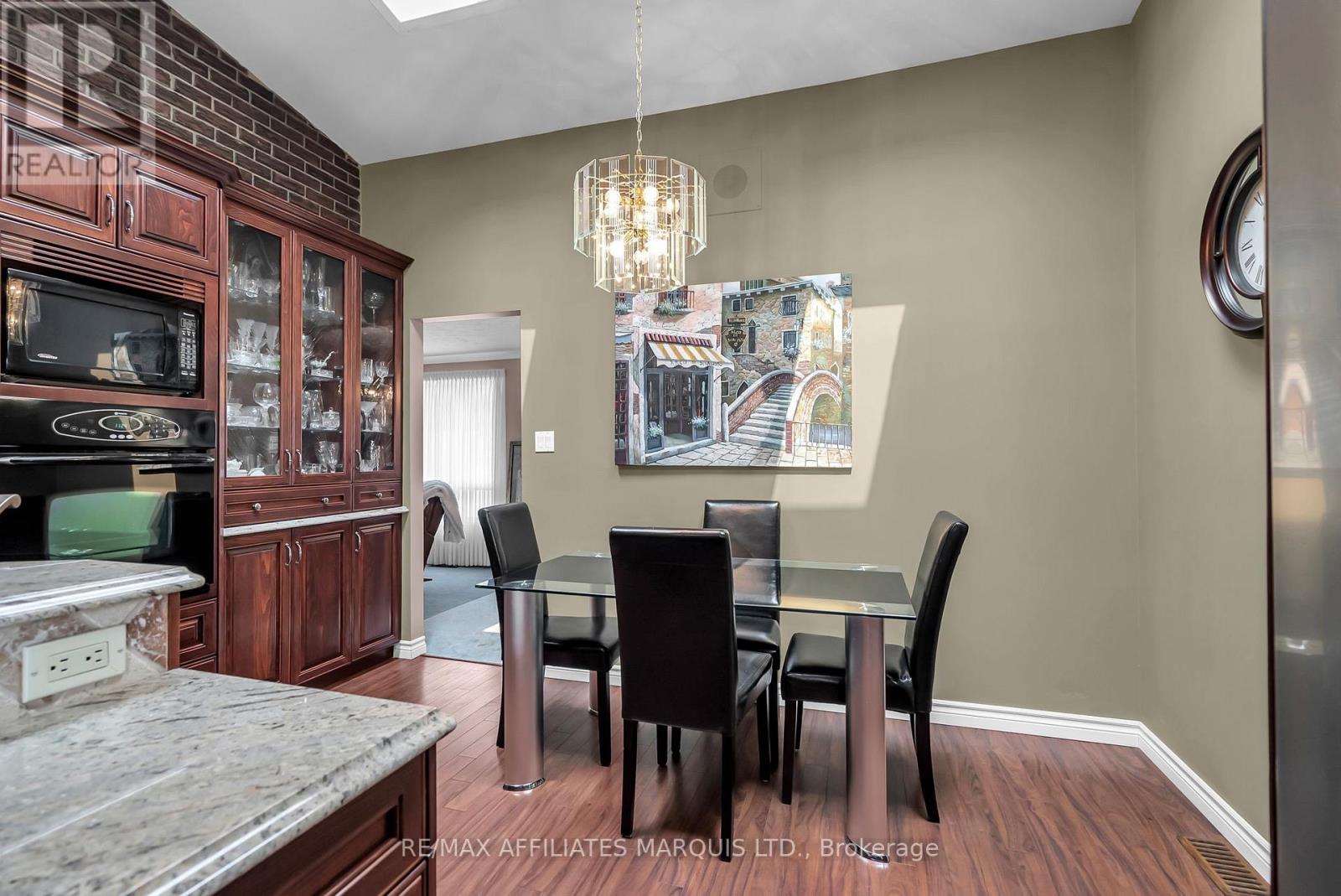 Photo 12 of 2724 Ross Avenue, Cornwall ON