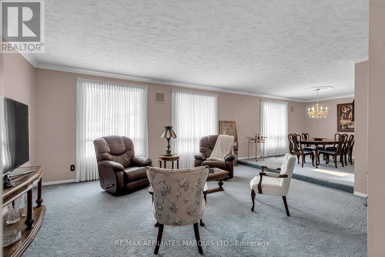 Photo 17 of 2724 Ross Avenue, Cornwall ON