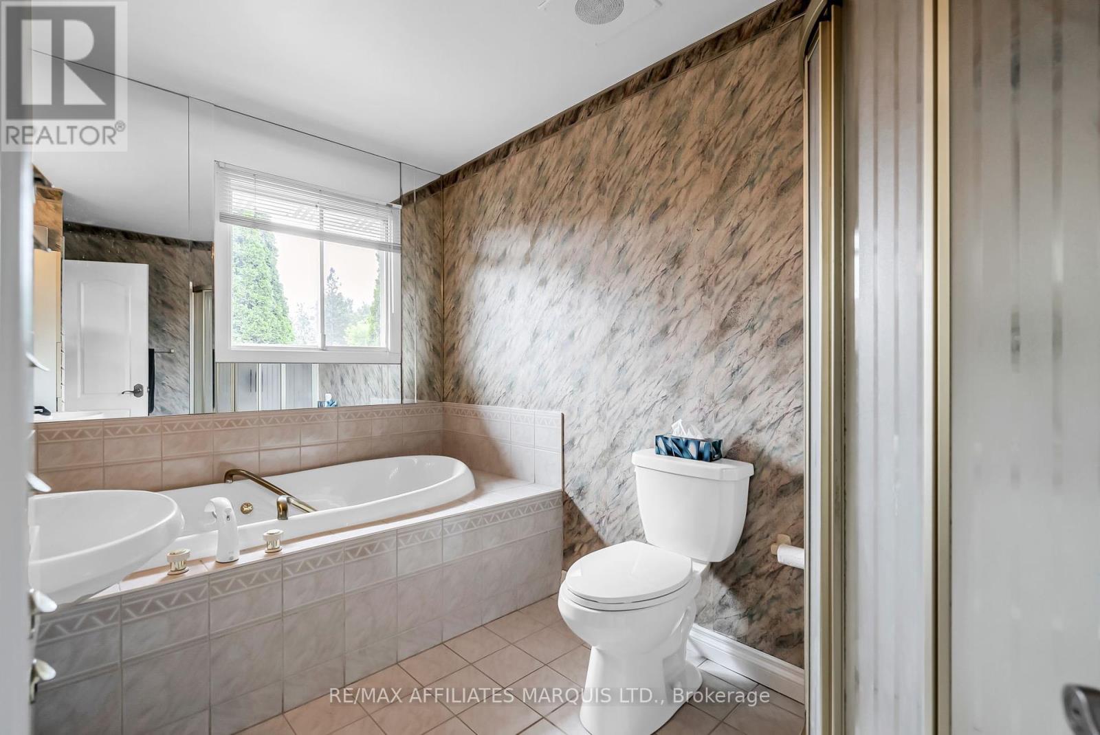 Photo 29 of 2724 Ross Avenue, Cornwall ON