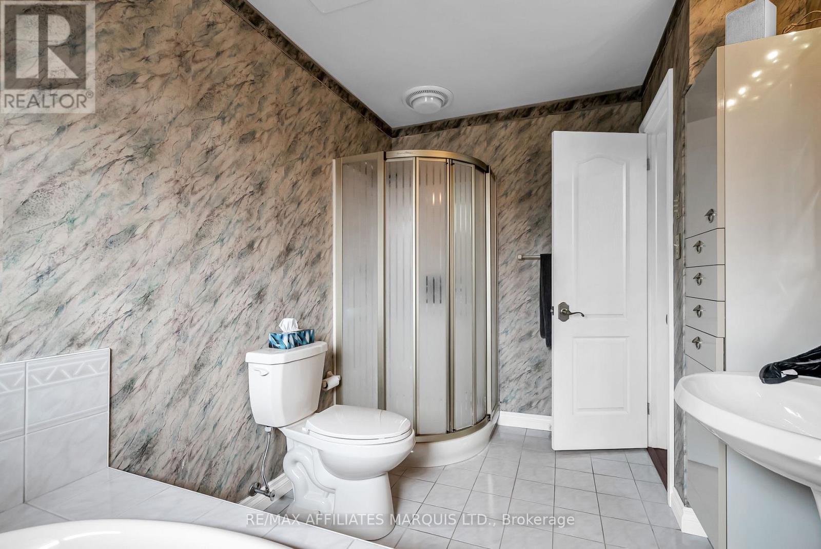 Photo 31 of 2724 Ross Avenue, Cornwall ON