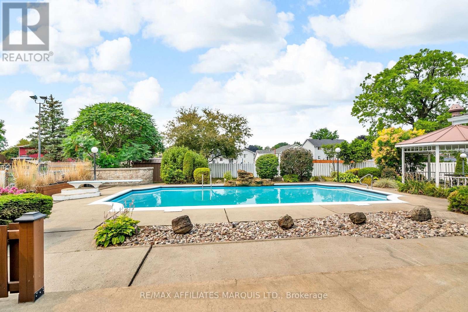 Photo 37 of 2724 Ross Avenue, Cornwall ON