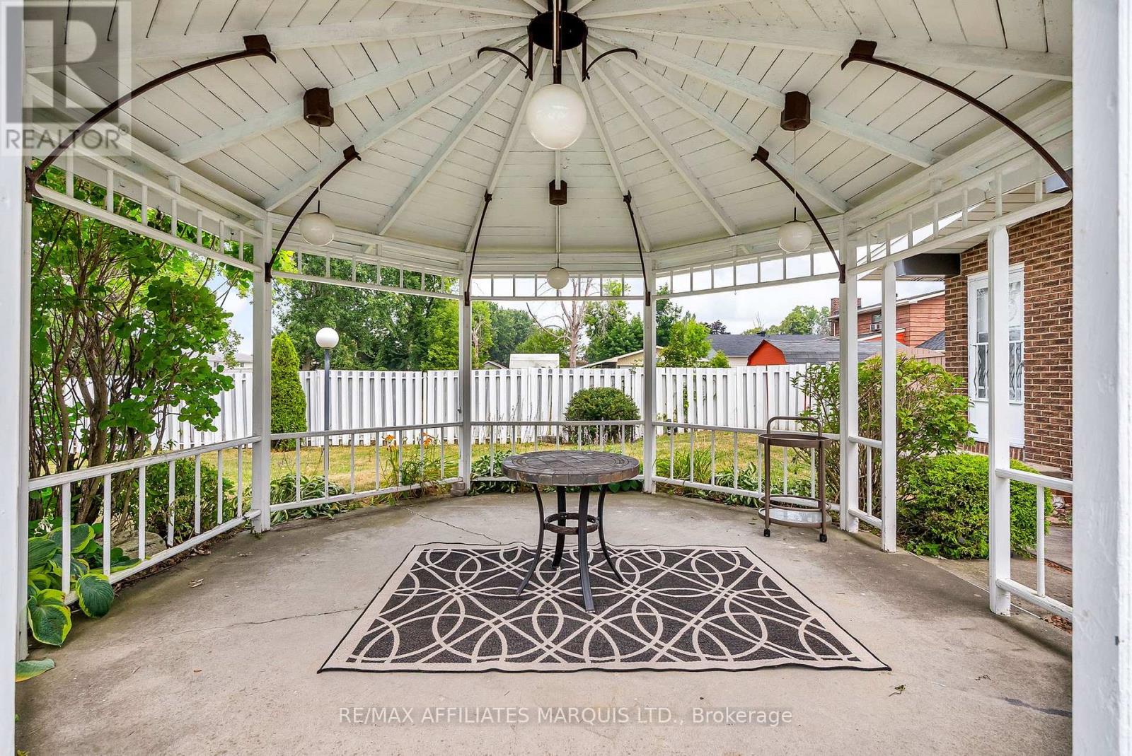 Photo 40 of 2724 Ross Avenue, Cornwall ON