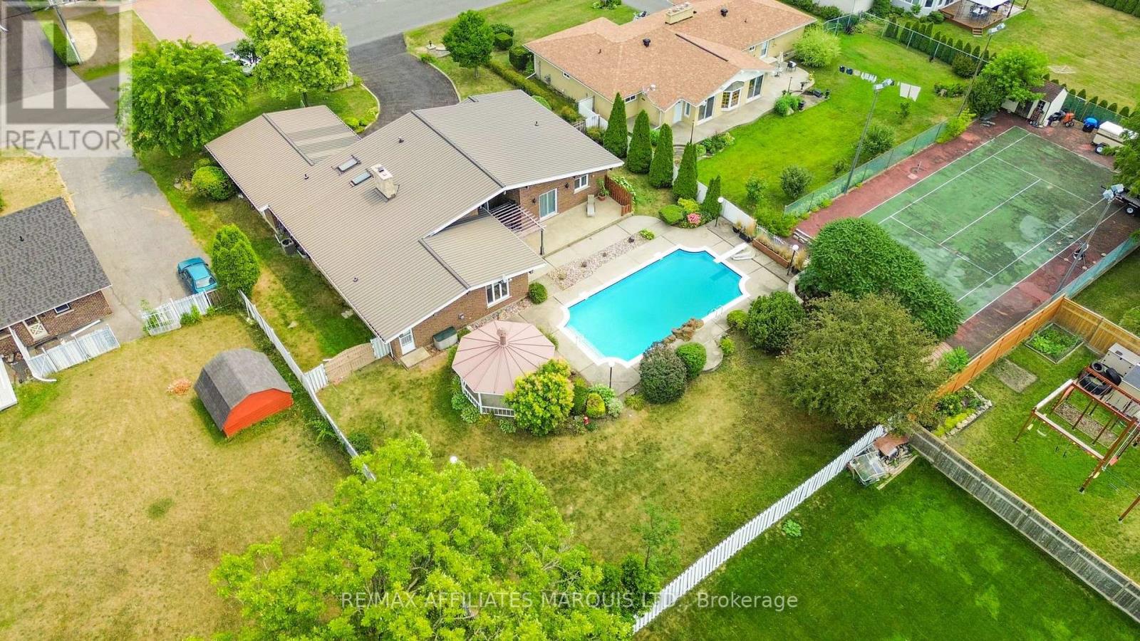 Photo 43 of 2724 Ross Avenue, Cornwall ON