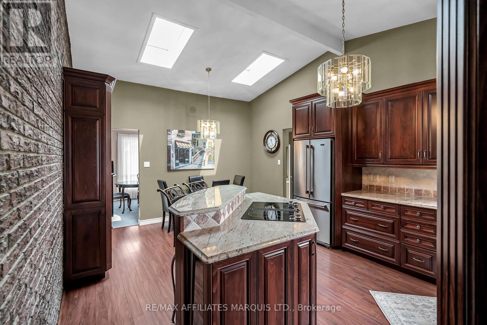 Photo 8 of 2724 Ross Avenue, Cornwall ON