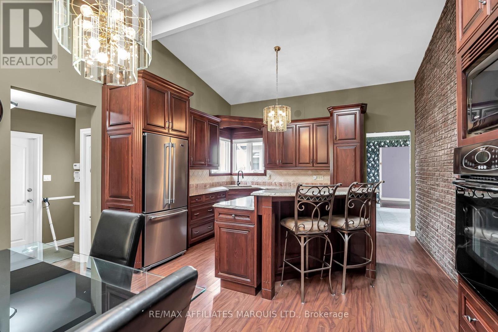 Photo 9 of 2724 Ross Avenue, Cornwall ON
