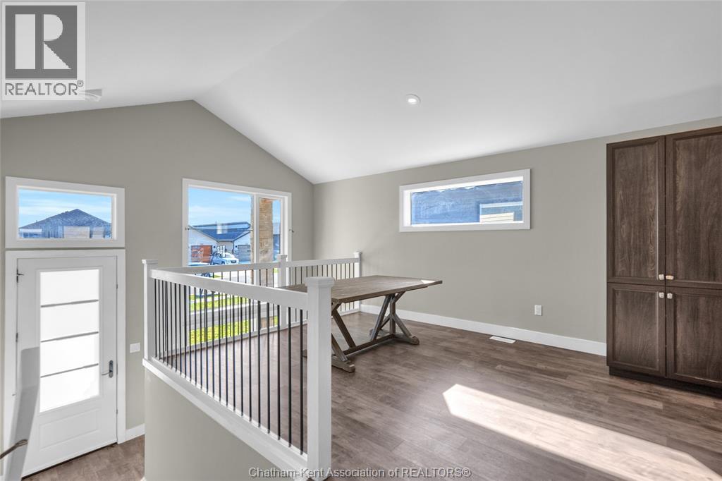 Photo 12 of 106 Ironwood Trail, Chatham ON